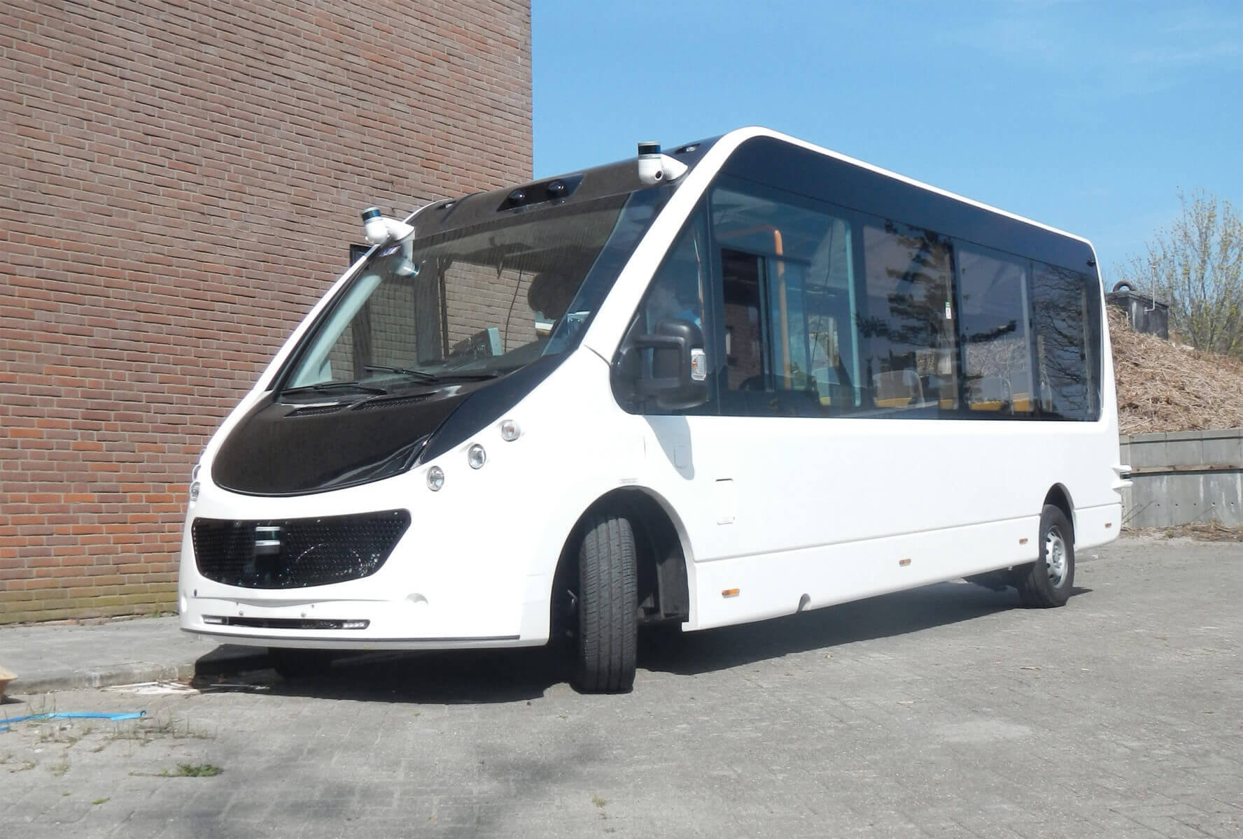 Autonomous Mission passenger bus with velodyne sensors