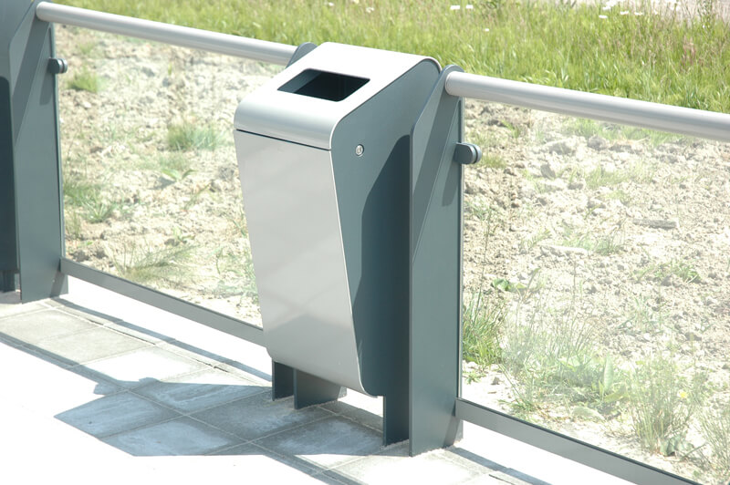 R-Net trash bin