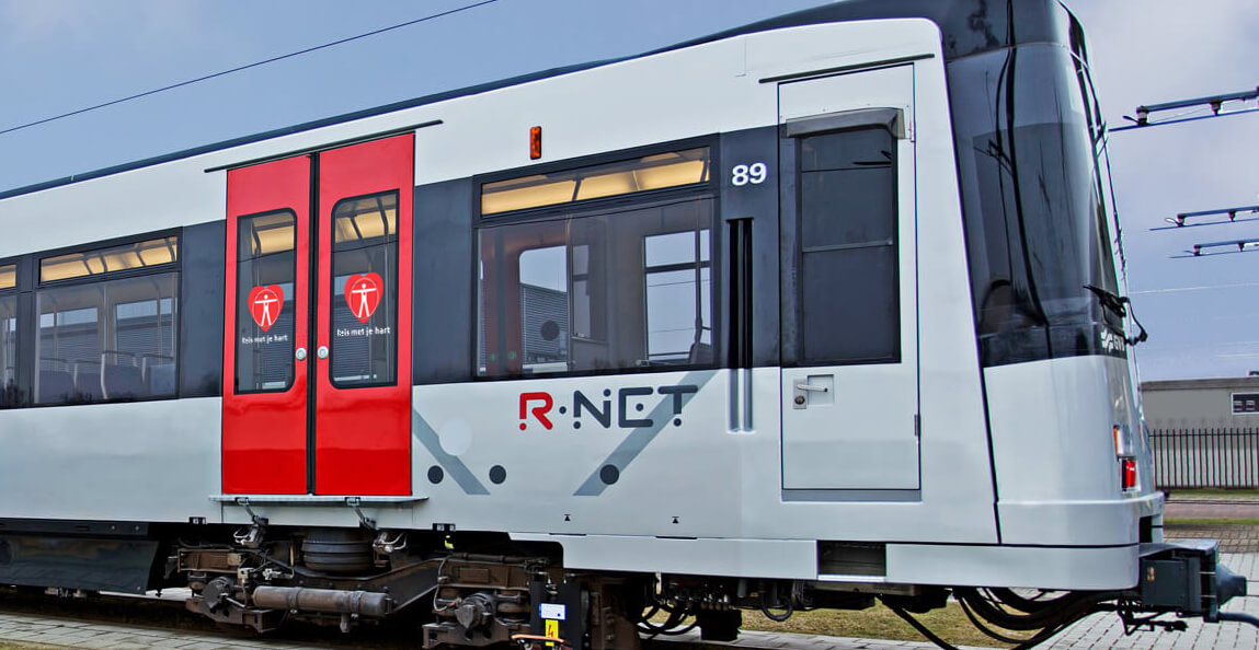 Reis met je hart, openbaar vervoer met deurstickers